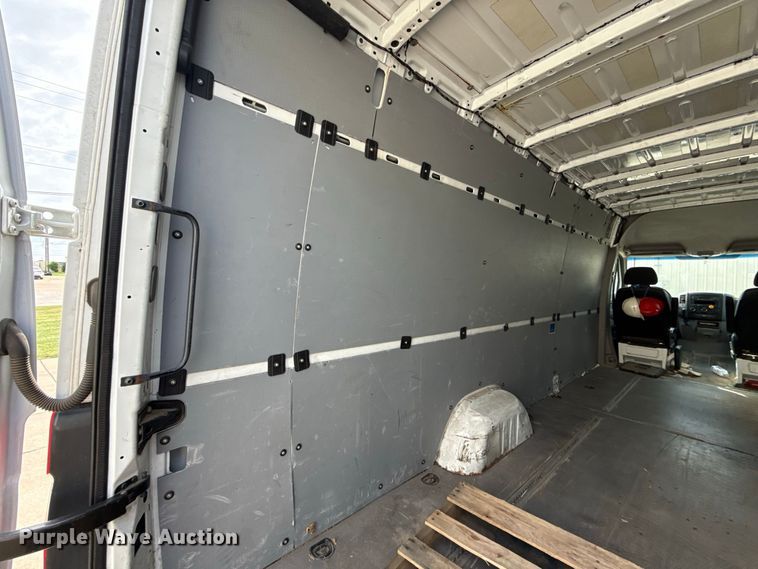 image for item FC4419 2011 Mercedes-Benz Sprinter van