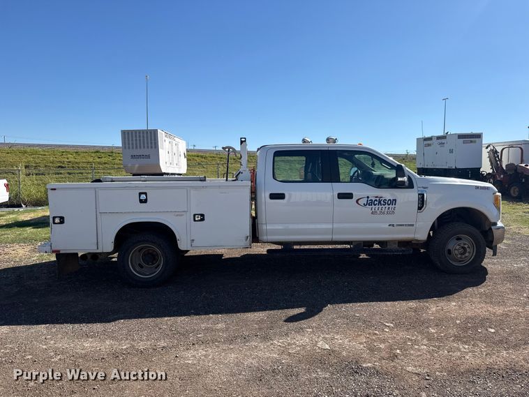 image for item FC4506 2017 Ford F350 Super Duty Crew Cab utility bed pickup truck