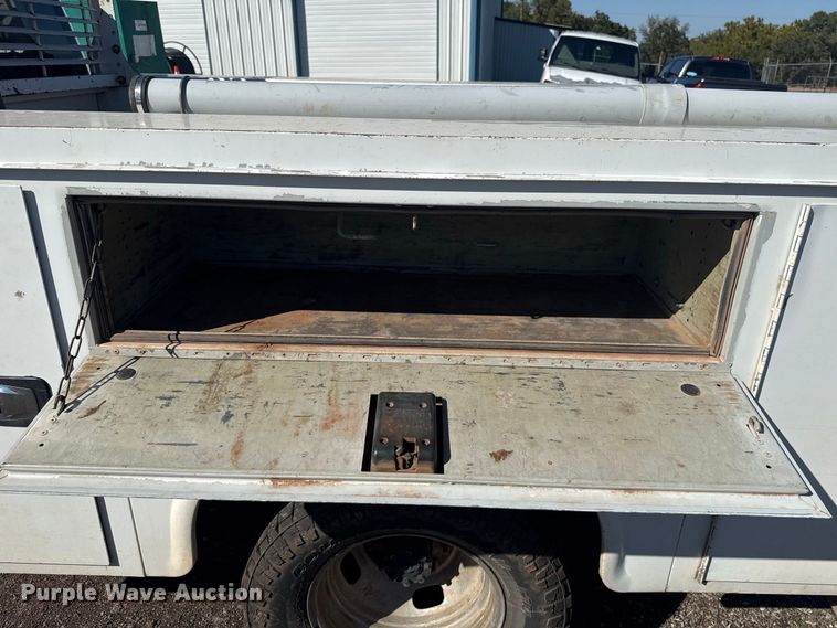 image for item FC4506 2017 Ford F350 Super Duty Crew Cab utility bed pickup truck