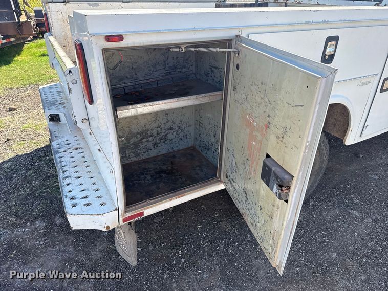 image for item FC4506 2017 Ford F350 Super Duty Crew Cab utility bed pickup truck