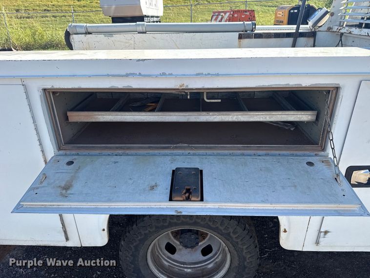 image for item FC4506 2017 Ford F350 Super Duty Crew Cab utility bed pickup truck