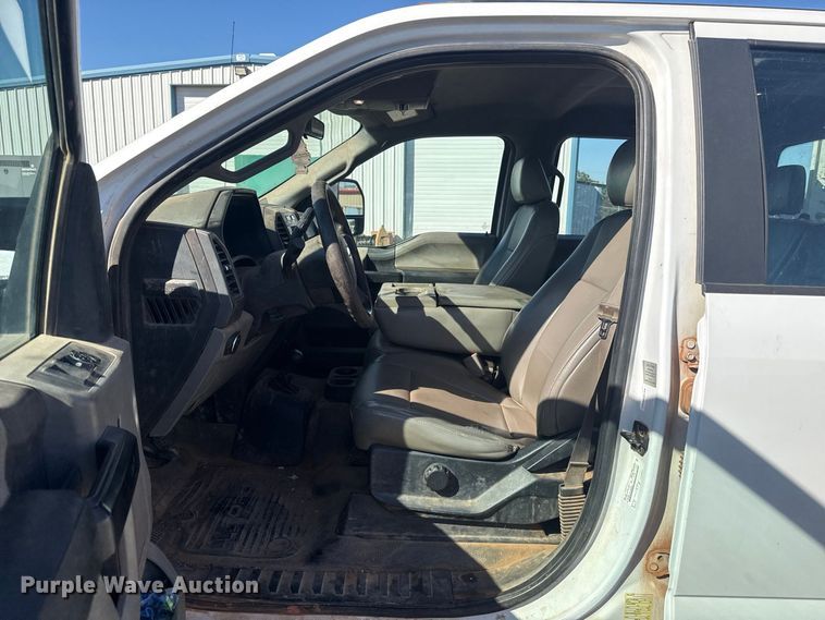 image for item FC4506 2017 Ford F350 Super Duty Crew Cab utility bed pickup truck