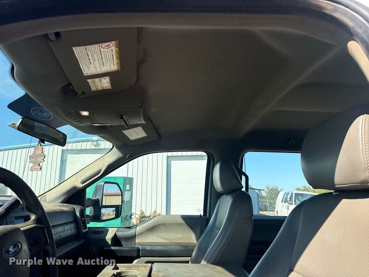 image for item FC4506 2017 Ford F350 Super Duty Crew Cab utility bed pickup truck