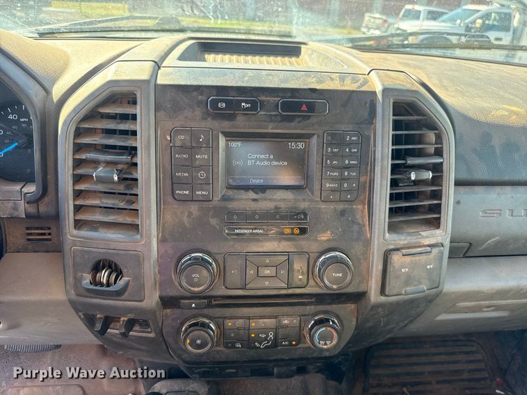 image for item FC4506 2017 Ford F350 Super Duty Crew Cab utility bed pickup truck