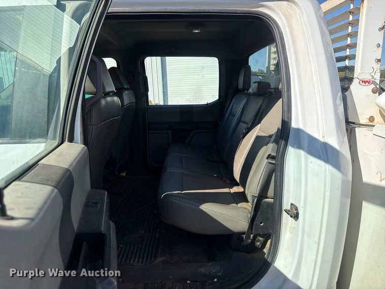 image for item FC4506 2017 Ford F350 Super Duty Crew Cab utility bed pickup truck