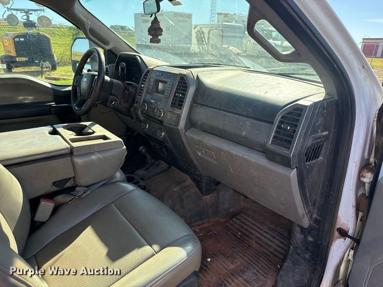 image for item FC4506 2017 Ford F350 Super Duty Crew Cab utility bed pickup truck