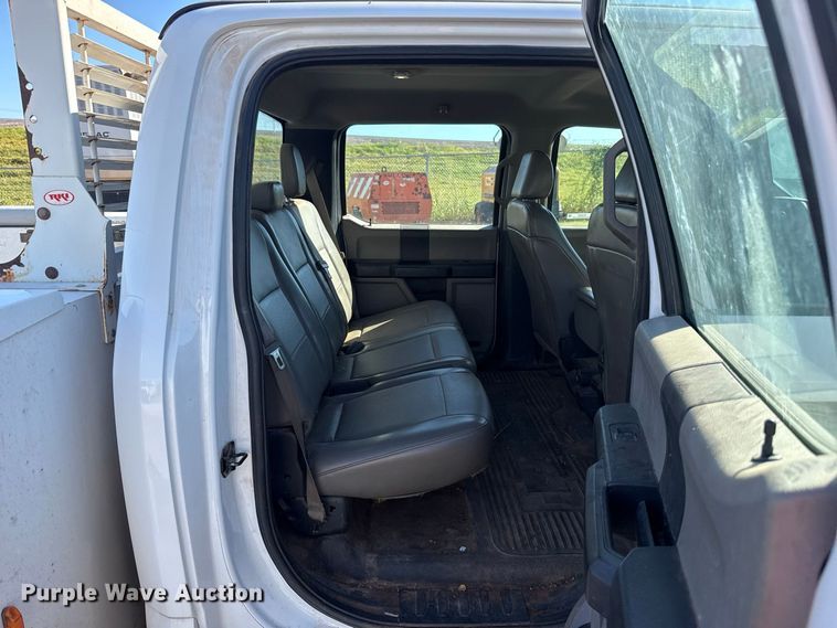 image for item FC4506 2017 Ford F350 Super Duty Crew Cab utility bed pickup truck