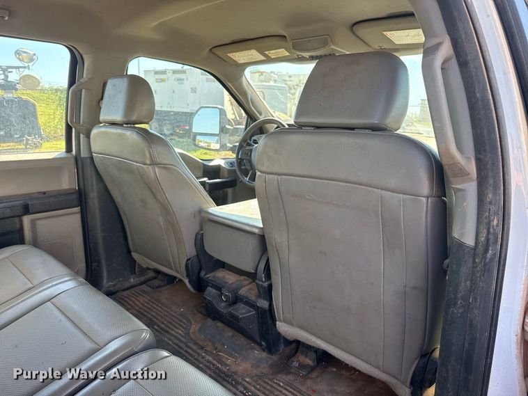 image for item FC4506 2017 Ford F350 Super Duty Crew Cab utility bed pickup truck