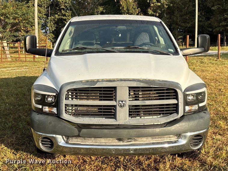 image for item FG0721 2007 Dodge Ram 2500 Ext. Cab pickup truck