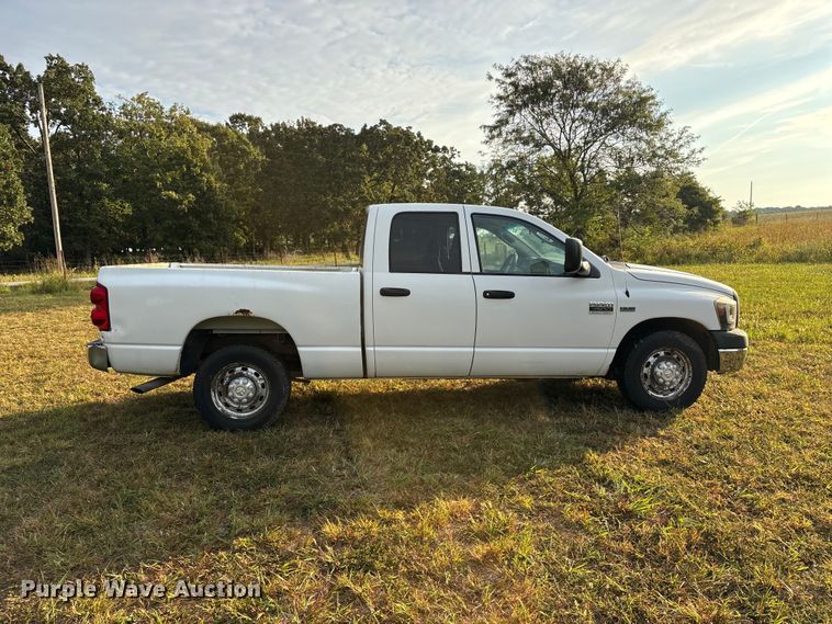 image for item FG0721 2007 Dodge Ram 2500 Ext. Cab pickup truck