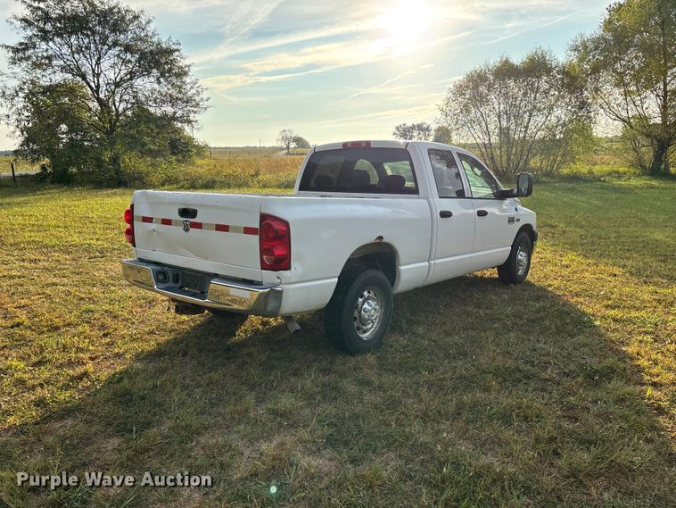 image for item FG0721 2007 Dodge Ram 2500 Ext. Cab pickup truck