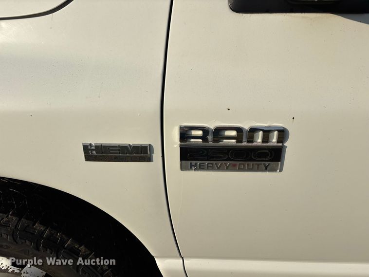image for item FG0721 2007 Dodge Ram 2500 Ext. Cab pickup truck