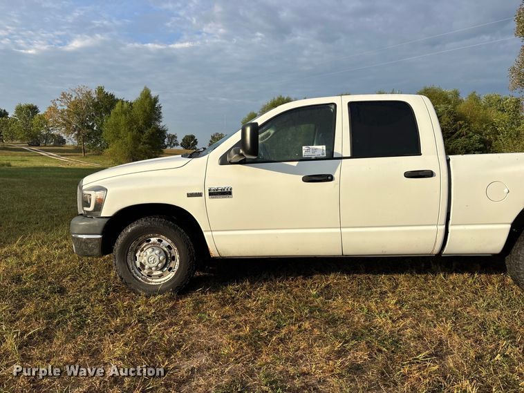 image for item FG0721 2007 Dodge Ram 2500 Ext. Cab pickup truck
