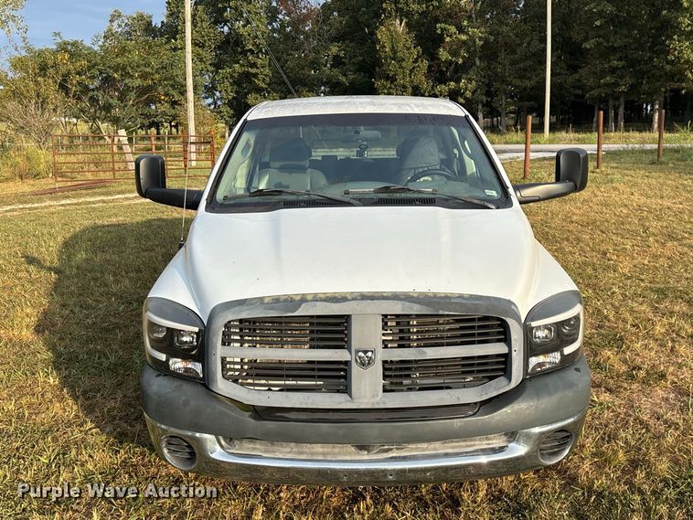 image for item FG0721 2007 Dodge Ram 2500 Ext. Cab pickup truck