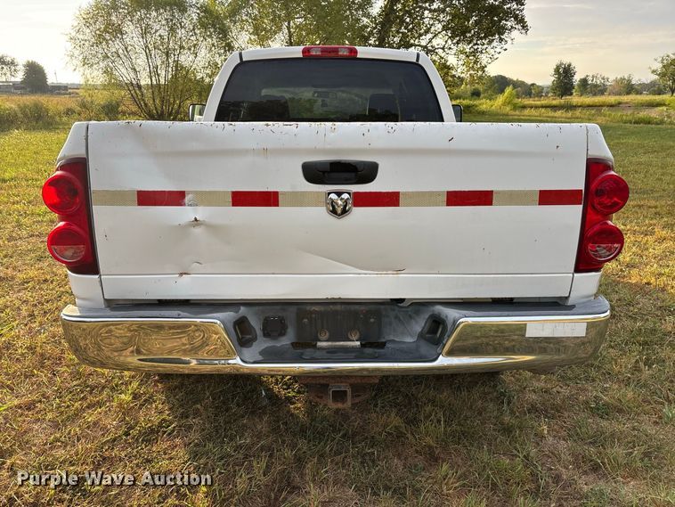 image for item FG0721 2007 Dodge Ram 2500 Ext. Cab pickup truck