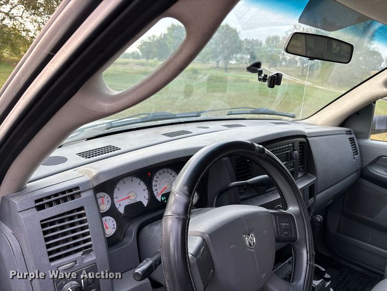 image for item FG0721 2007 Dodge Ram 2500 Ext. Cab pickup truck