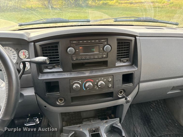 image for item FG0721 2007 Dodge Ram 2500 Ext. Cab pickup truck