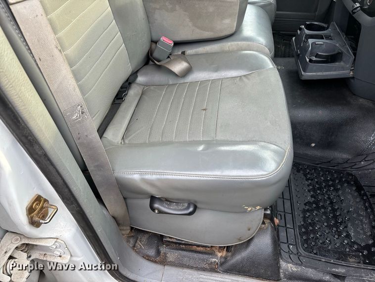 image for item FG0721 2007 Dodge Ram 2500 Ext. Cab pickup truck