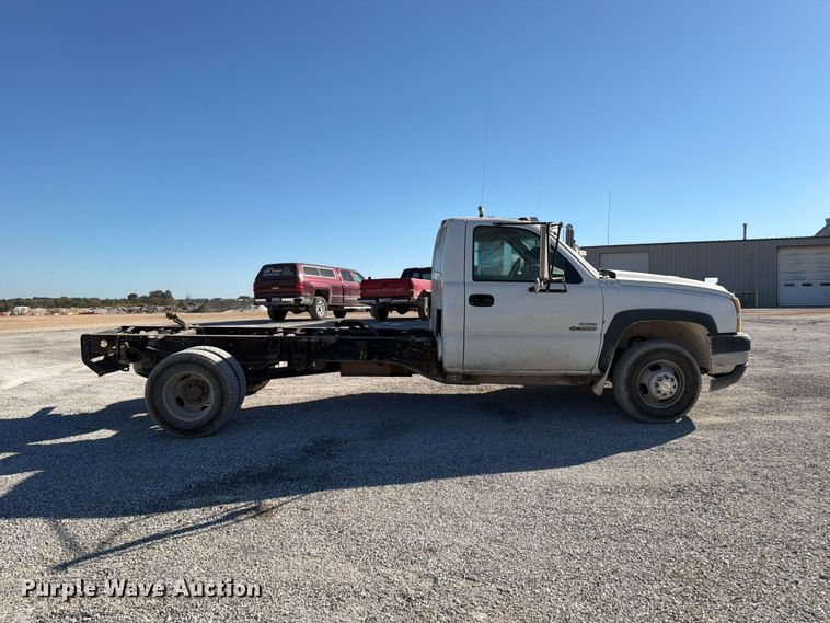 image for item FG0779 2007 Chevrolet 3500HD pickup truck cab and chassis