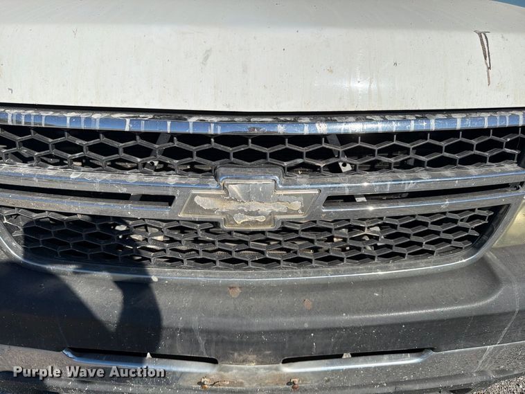 image for item FG0779 2007 Chevrolet 3500HD pickup truck cab and chassis