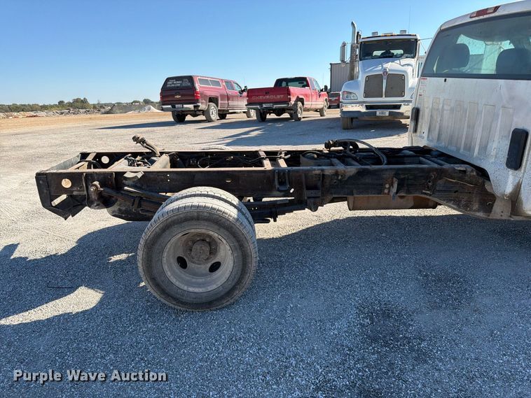 image for item FG0779 2007 Chevrolet 3500HD pickup truck cab and chassis