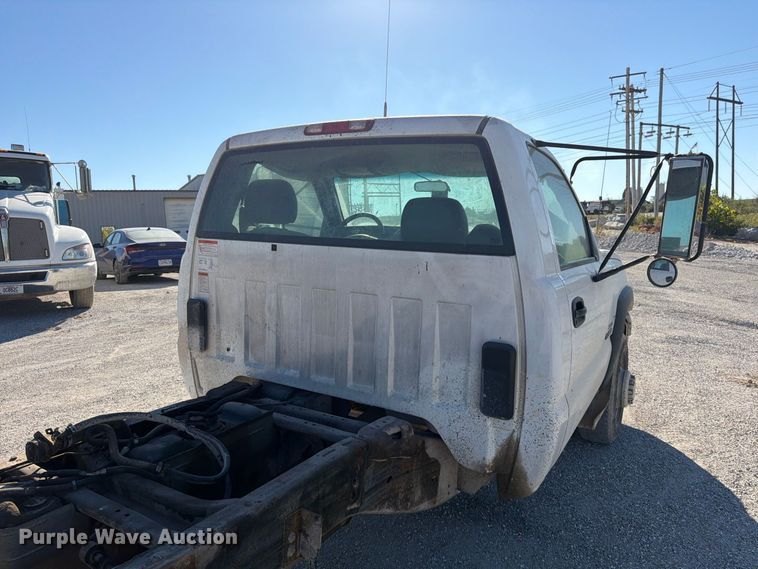 image for item FG0779 2007 Chevrolet 3500HD pickup truck cab and chassis
