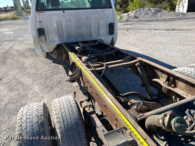 image for item FG0779 2007 Chevrolet 3500HD pickup truck cab and chassis
