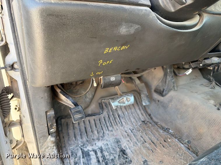 image for item FG0779 2007 Chevrolet 3500HD pickup truck cab and chassis
