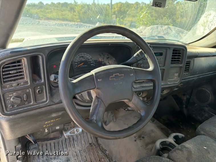 image for item FG0779 2007 Chevrolet 3500HD pickup truck cab and chassis