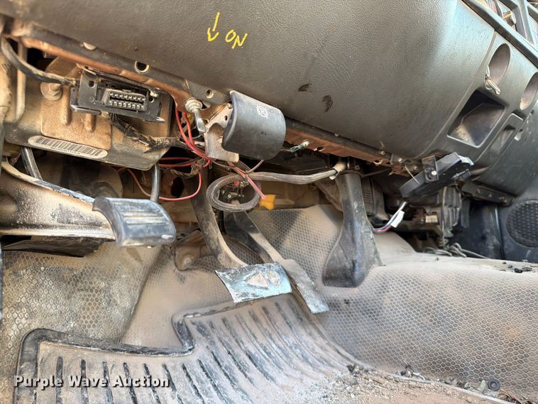 image for item FG0779 2007 Chevrolet 3500HD pickup truck cab and chassis