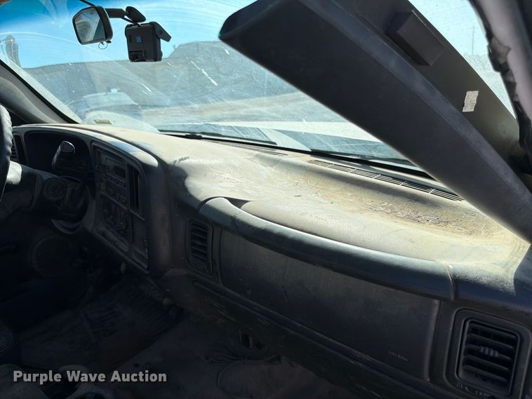 image for item FG0779 2007 Chevrolet 3500HD pickup truck cab and chassis