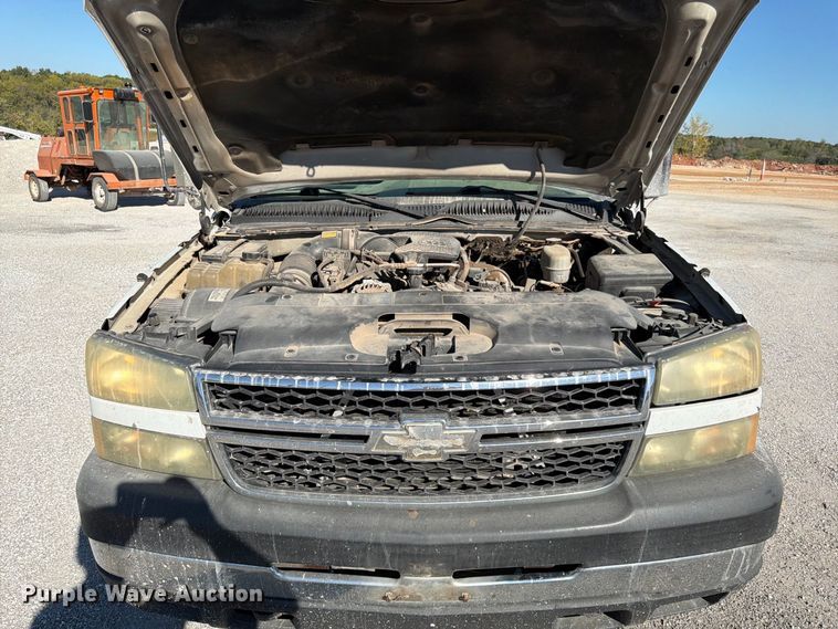 image for item FG0779 2007 Chevrolet 3500HD pickup truck cab and chassis