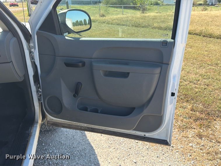 image for item FG0787 2012 Chevrolet Silverado 1500 pickup truck