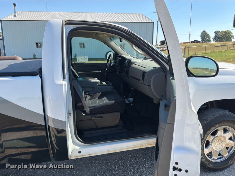 image for item FG0787 2012 Chevrolet Silverado 1500 pickup truck