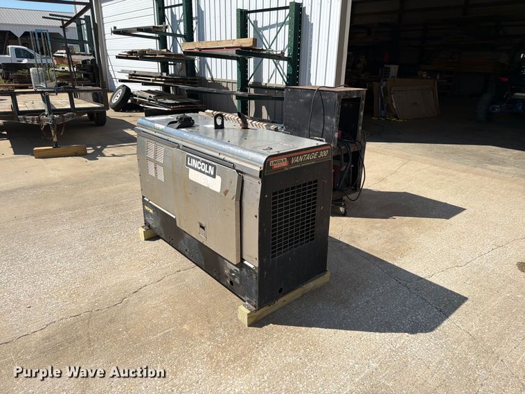 image for item FG0791 Lincoln Electric Vantage 300 welder/generator