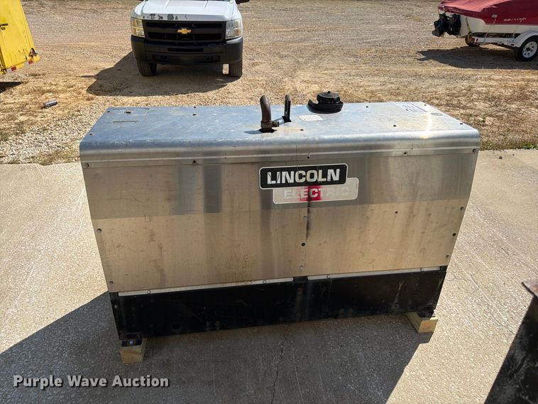 image for item FG0791 Lincoln Electric Vantage 300 welder/generator