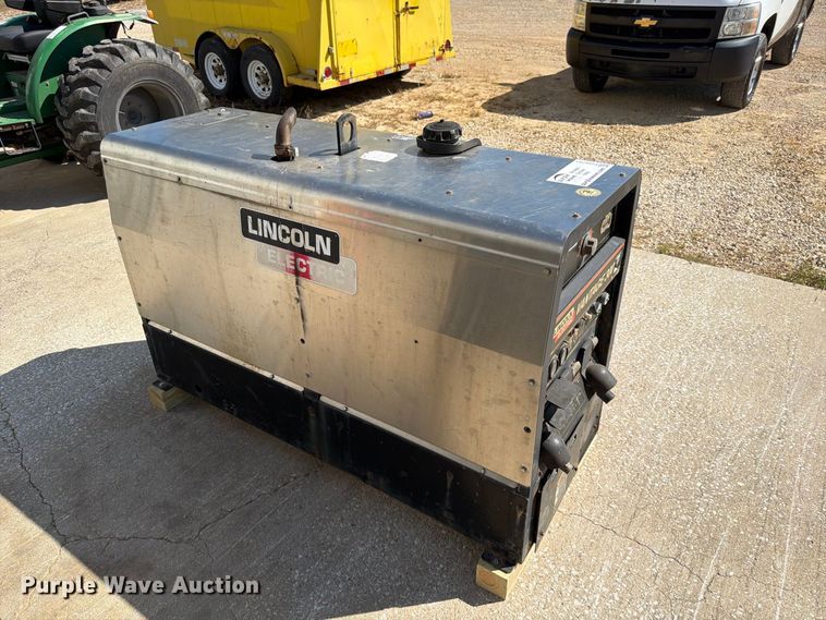 image for item FG0791 Lincoln Electric Vantage 300 welder/generator