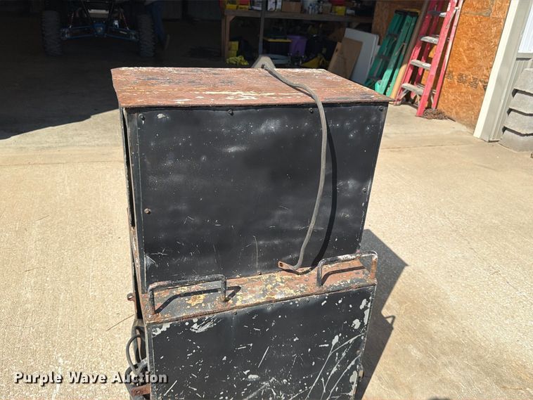 image for item FG0791 Lincoln Electric Vantage 300 welder/generator
