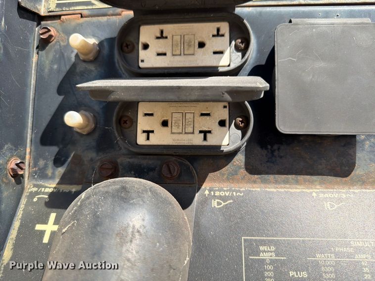 image for item FG0791 Lincoln Electric Vantage 300 welder/generator