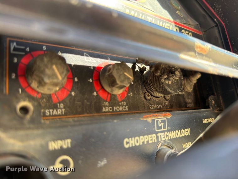 image for item FG0791 Lincoln Electric Vantage 300 welder/generator