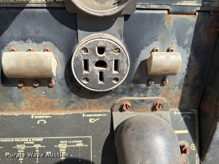 image for item FG0791 Lincoln Electric Vantage 300 welder/generator