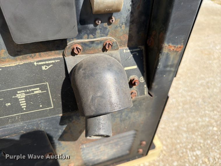 image for item FG0791 Lincoln Electric Vantage 300 welder/generator