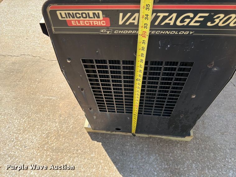 image for item FG0791 Lincoln Electric Vantage 300 welder/generator