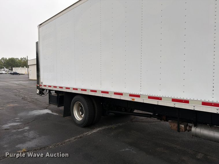 image for item FG0811 2015 Kenworth T370 box truck