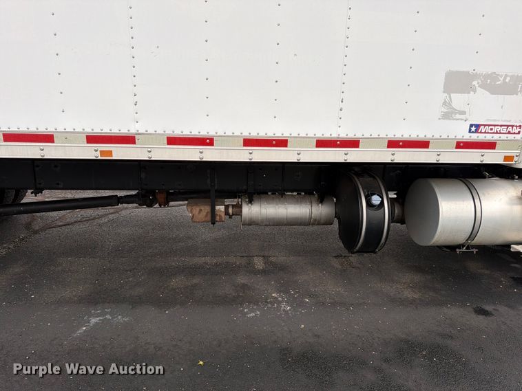 image for item FG0811 2015 Kenworth T370 box truck