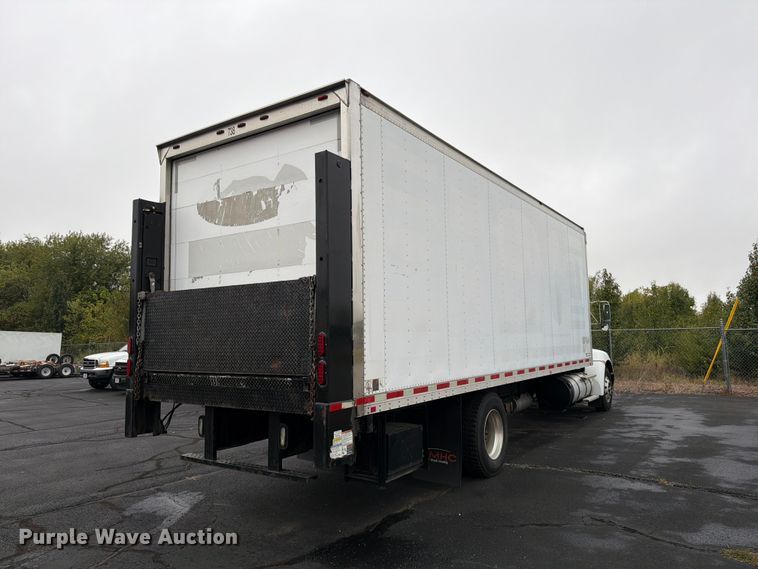 image for item FG0811 2015 Kenworth T370 box truck