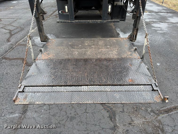 image for item FG0811 2015 Kenworth T370 box truck