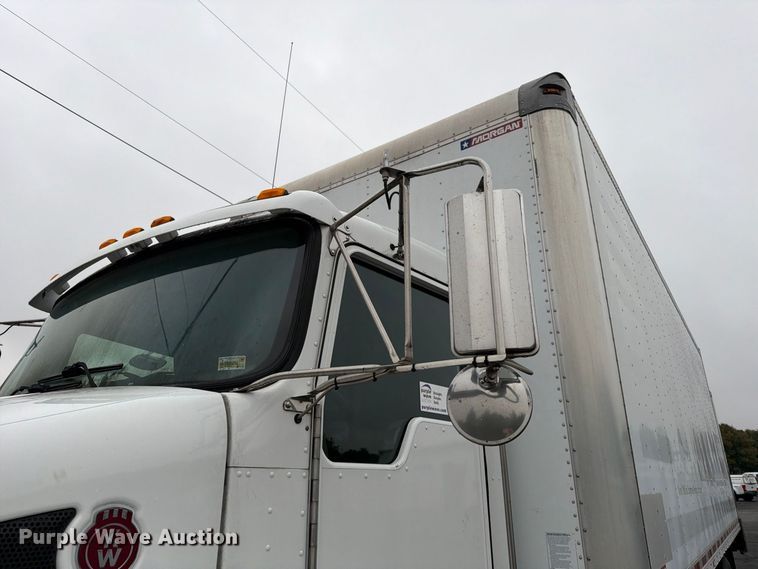 image for item FG0811 2015 Kenworth T370 box truck