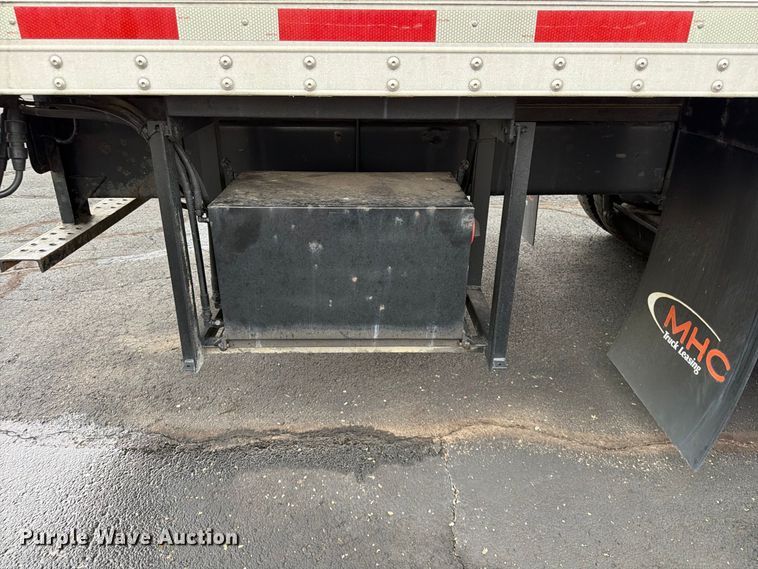image for item FG0811 2015 Kenworth T370 box truck