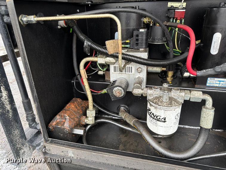 image for item FG0811 2015 Kenworth T370 box truck